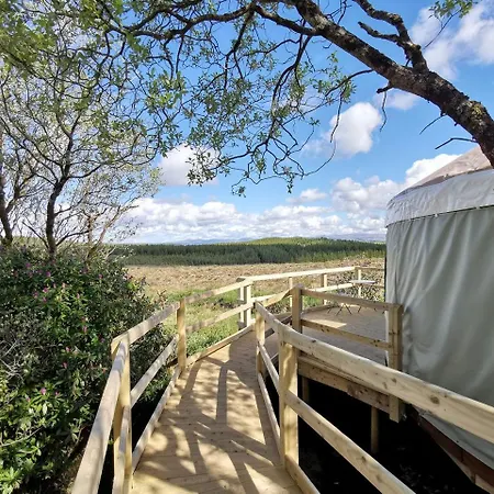 Remote Yurt Rental For A Romantic Lakeside Getaway Near Ballyshannon, Ireland Ferienhaus *